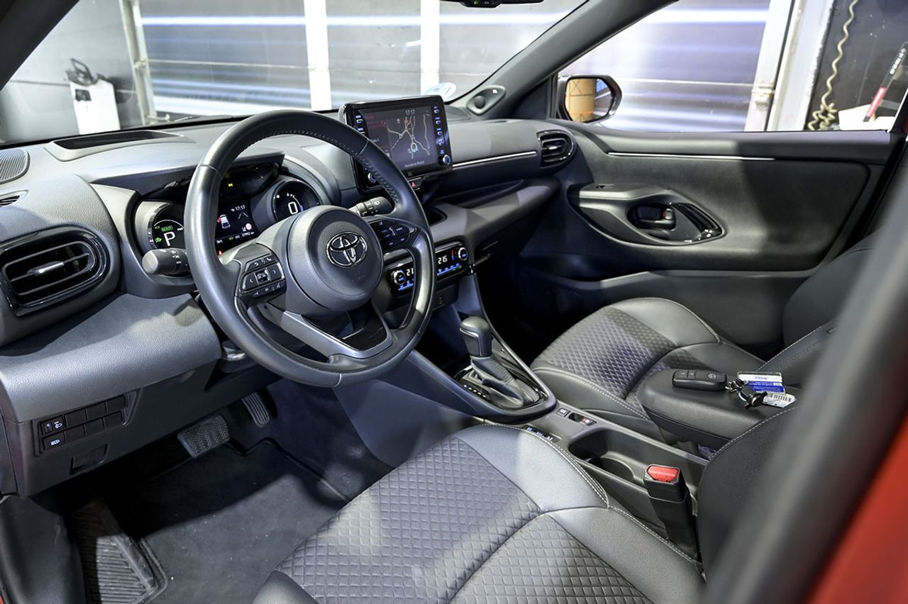 Toyota Yaris 1.5 120H Style P. Premier Edition - foto 6