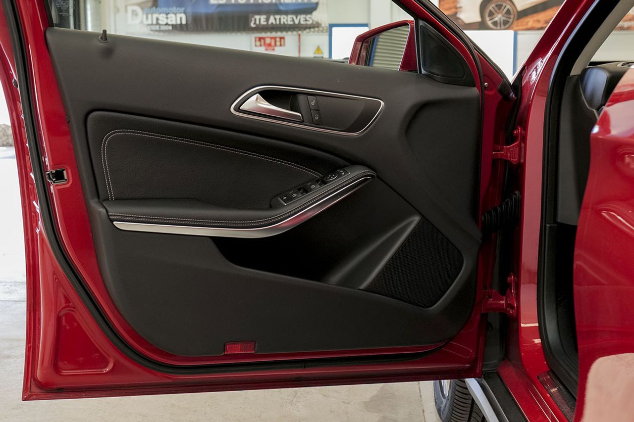 Mercedes GLA MERCEDES-BENZ  GLA 200 d Urban - foto 20