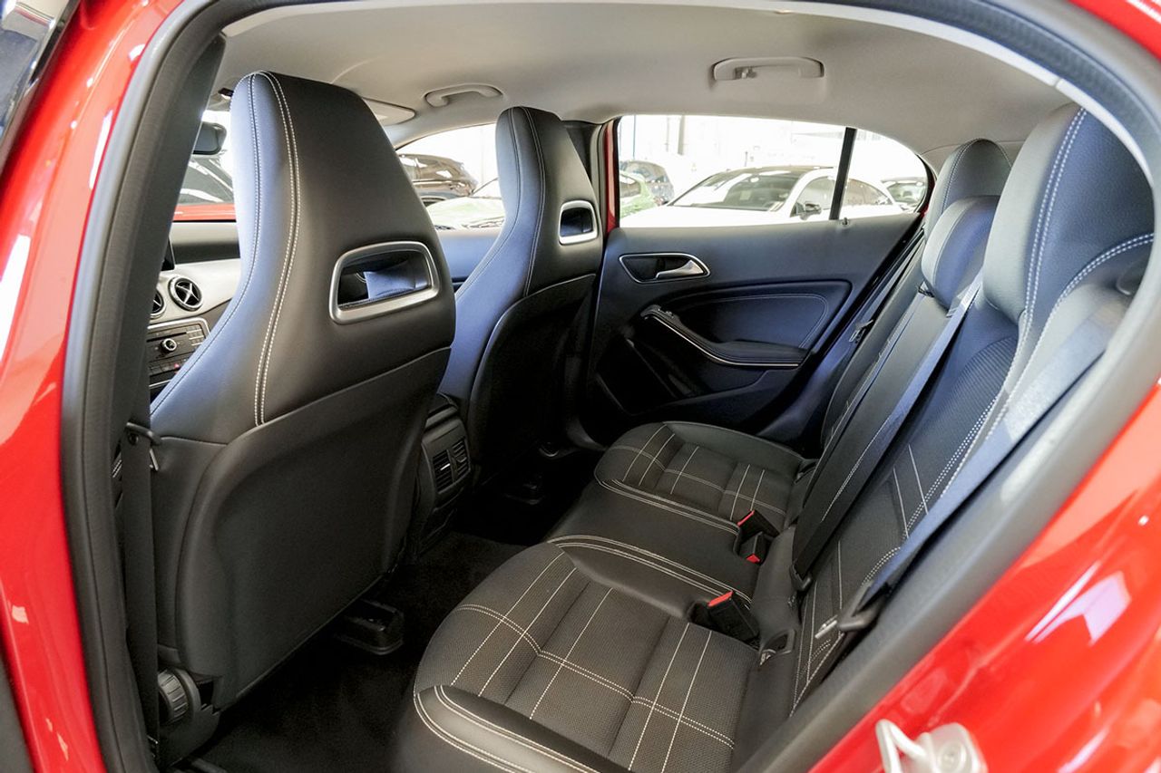 Mercedes GLA MERCEDES-BENZ  GLA 200 d Urban - foto 14