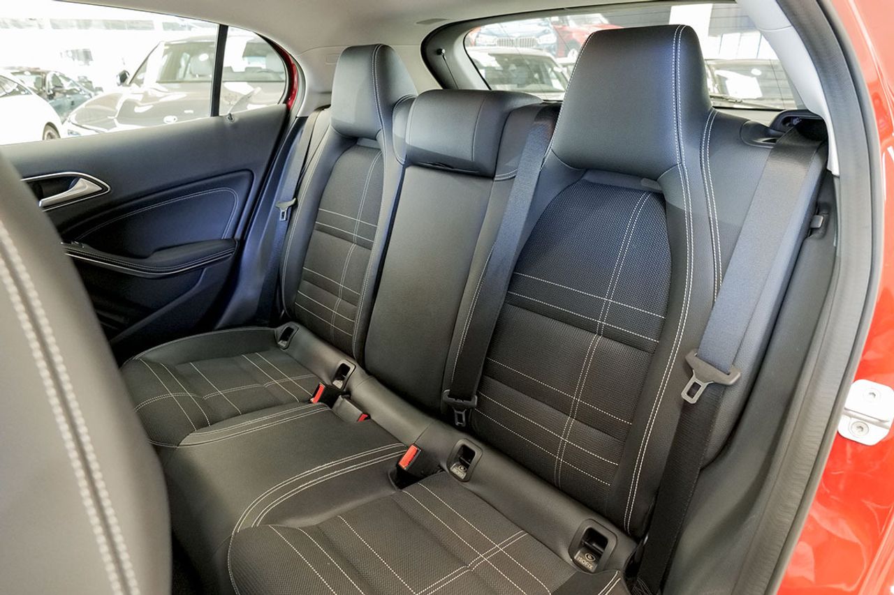 Mercedes GLA MERCEDES-BENZ  GLA 200 d Urban - foto 15