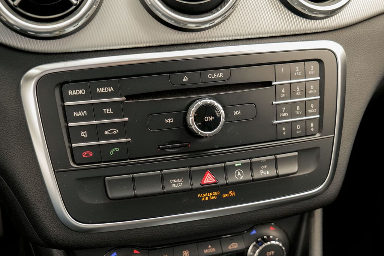 Mercedes GLA MERCEDES-BENZ  GLA 200 d Urban - foto 31