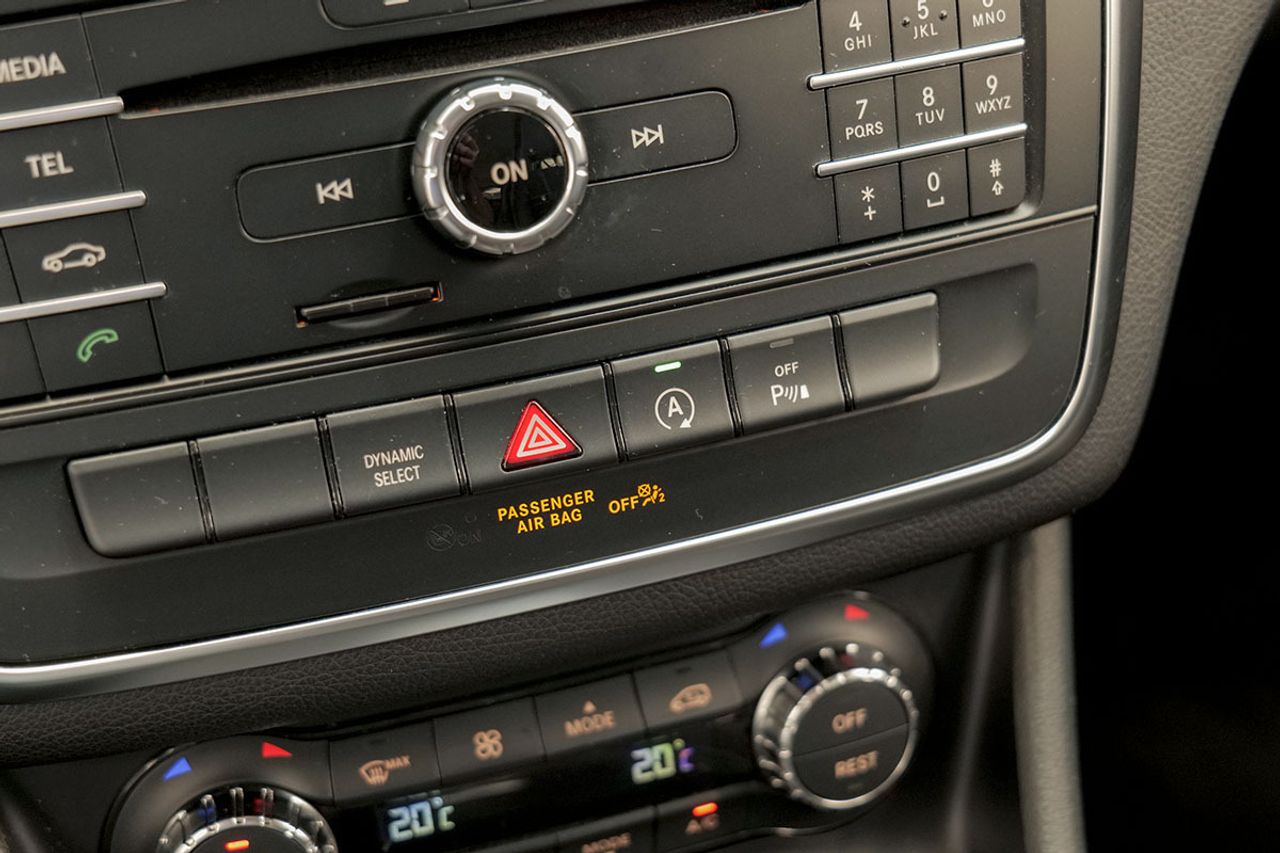 Mercedes GLA MERCEDES-BENZ  GLA 200 d Urban - foto 30