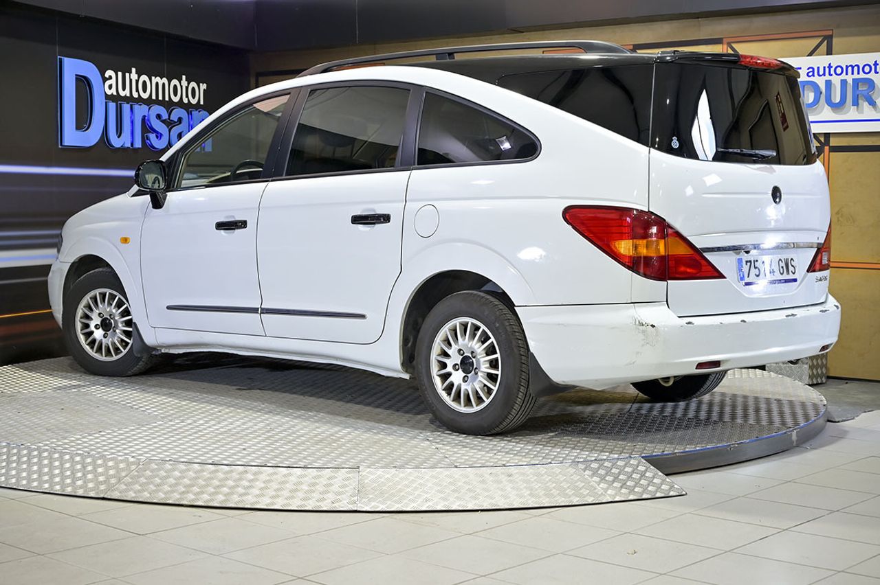 SsangYong Rodius 270Xdi Limited - foto 4