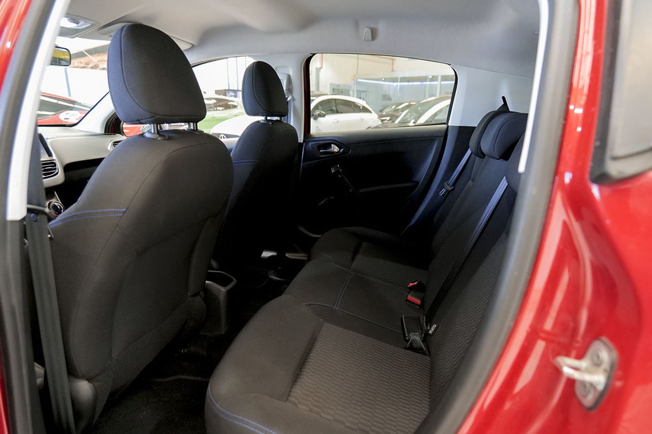 Peugeot 208 5P STYLE 1.6 BlueHDi 73KW 100CV - foto 14