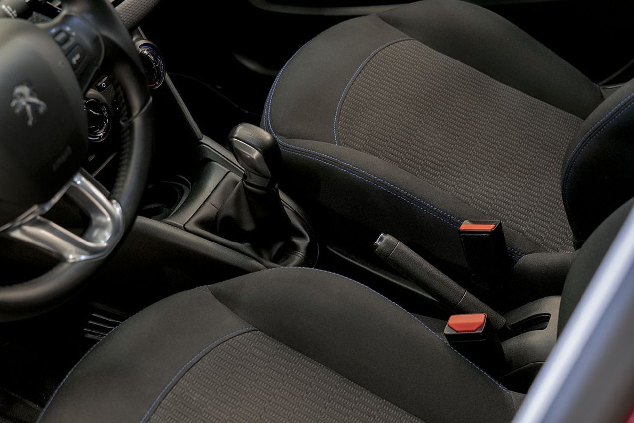 Peugeot 208 5P STYLE 1.6 BlueHDi 73KW 100CV - foto 32