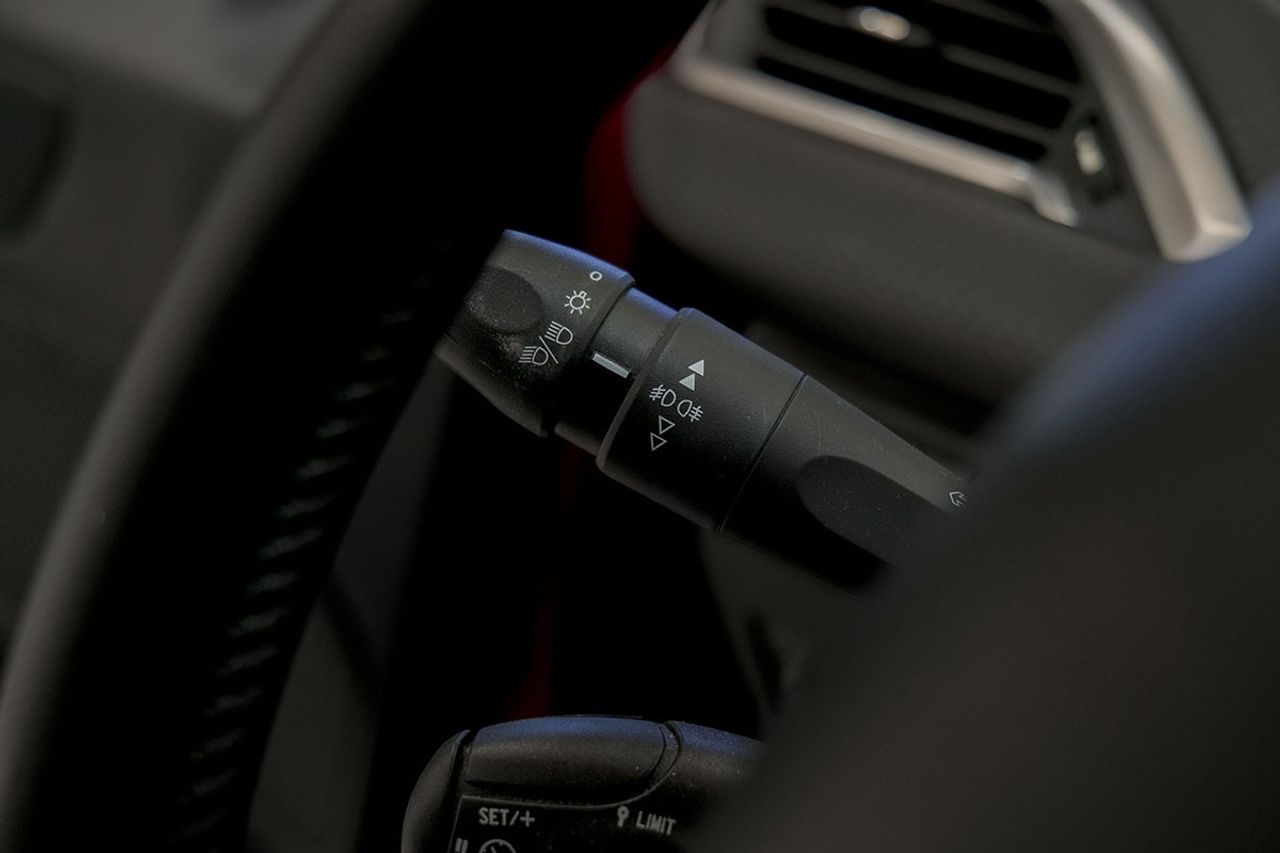 Peugeot 208 5P STYLE 1.6 BlueHDi 73KW 100CV - foto 23