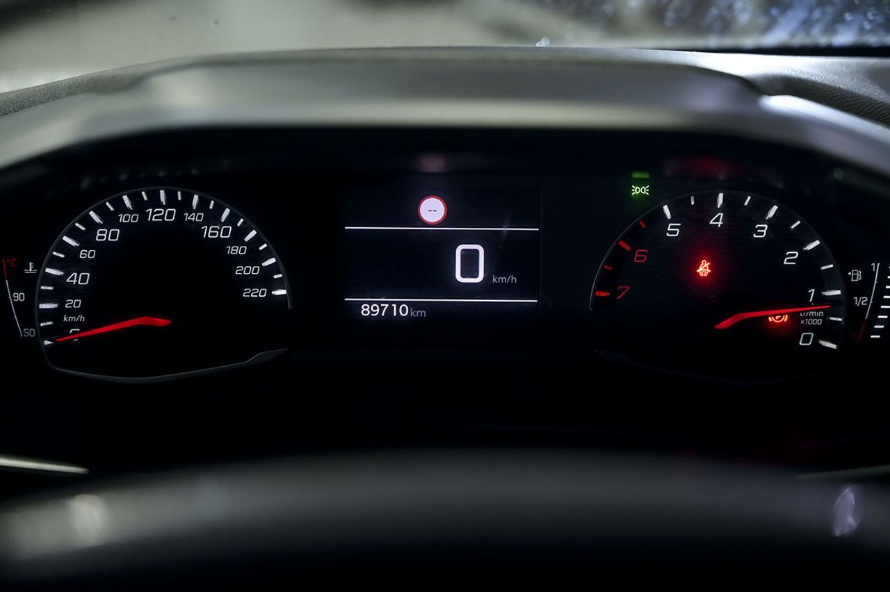 Peugeot 208 BlueHDi 73kW 100CV Allure - foto 6