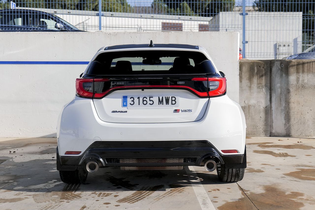 Toyota GR Yaris 1.6T 280 RZ AT  TOURING PACK - foto 11