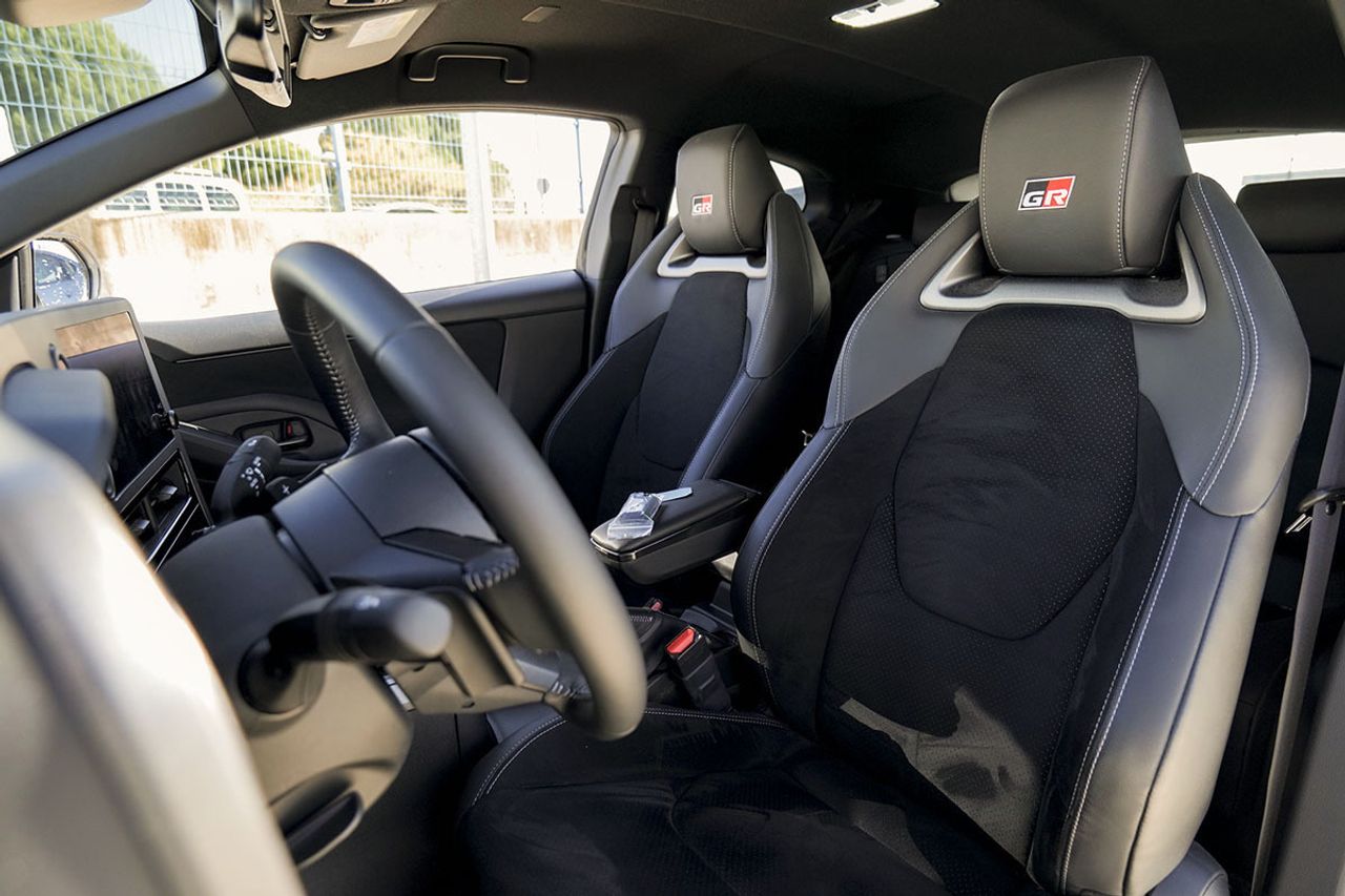 Toyota GR Yaris 1.6T 280 RZ AT  TOURING PACK - foto 18