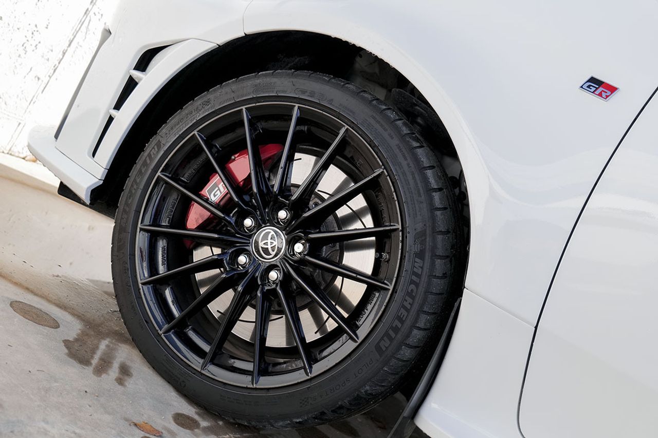 Toyota GR Yaris 1.6T 280 RZ AT  TOURING PACK - foto 13