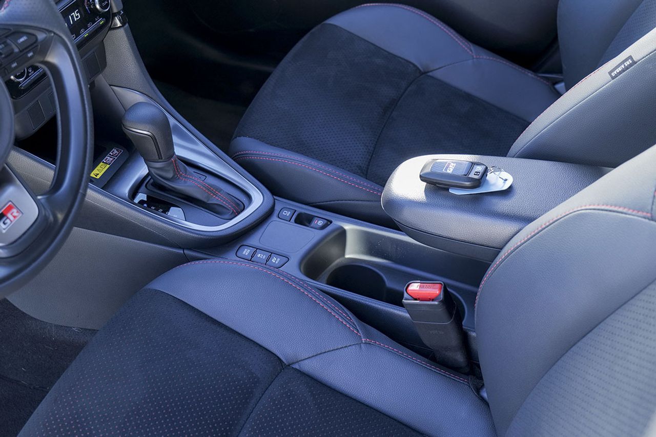 Toyota Yaris 202 - foto 24