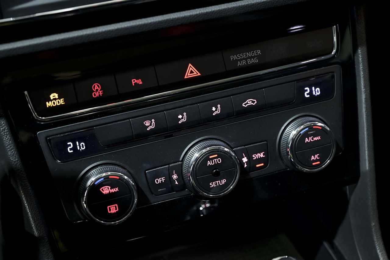 Seat Leon ST 2.0 TDI 110kW 150CV DSG StSp FR - foto 33