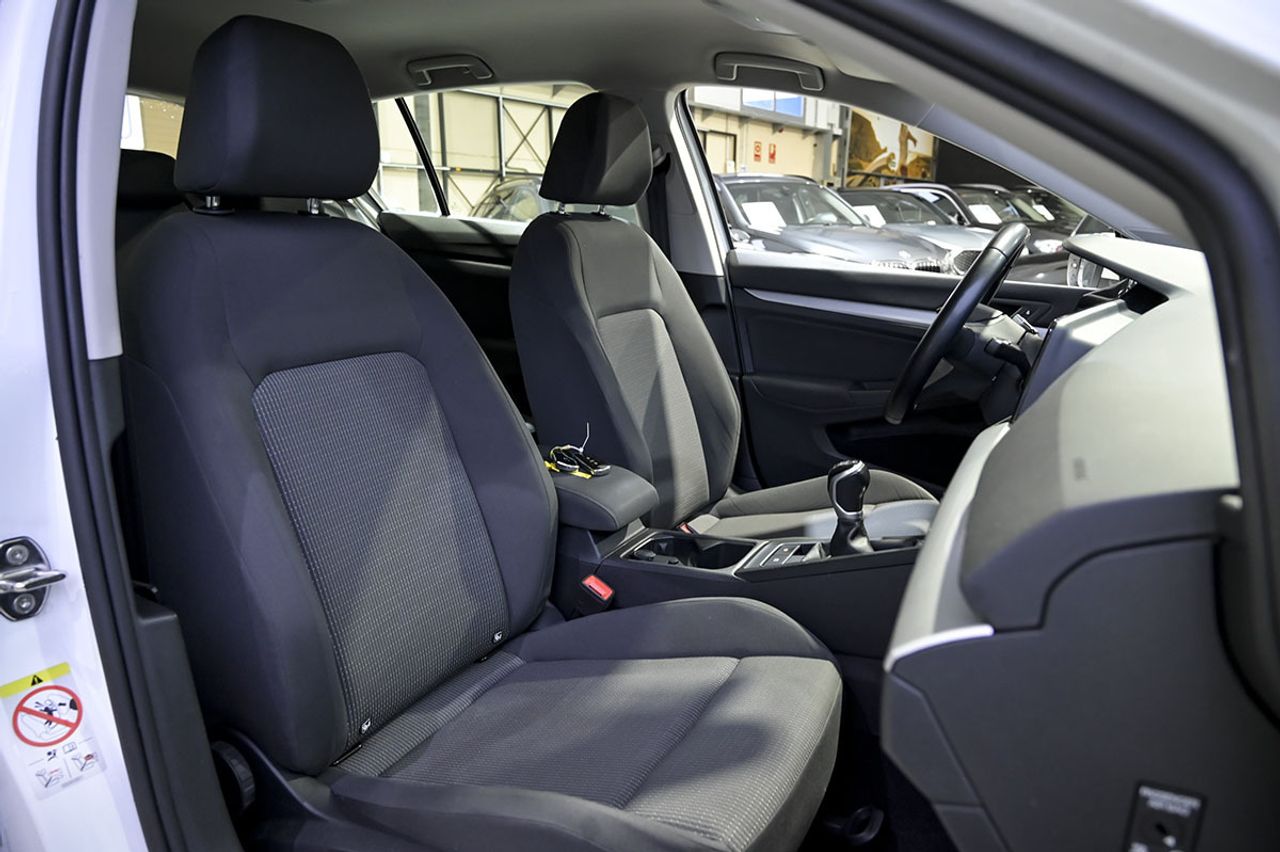 Volkswagen Golf 2.0 TDI 85kW 115CV - foto 19