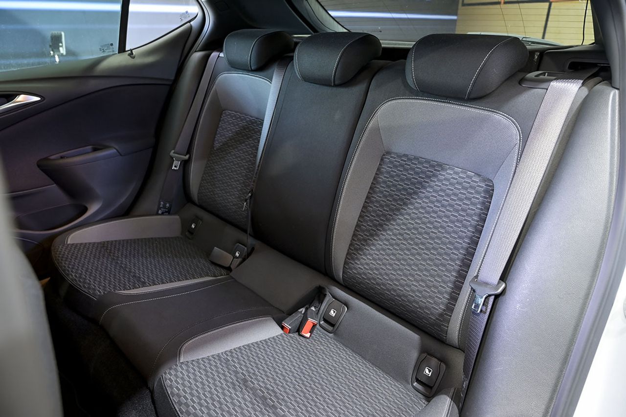 Opel Astra 1.2T SHL 81kW 110CV GS Line - foto 17