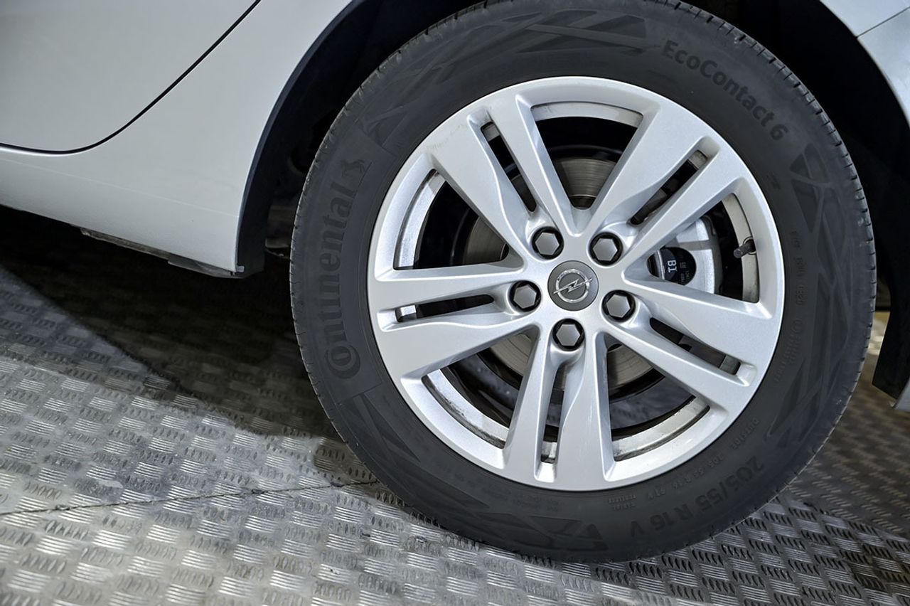 Opel Astra 1.2T SHL 81kW 110CV GS Line - foto 14