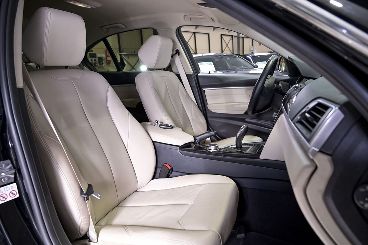 BMW Serie 3 330e - foto 30