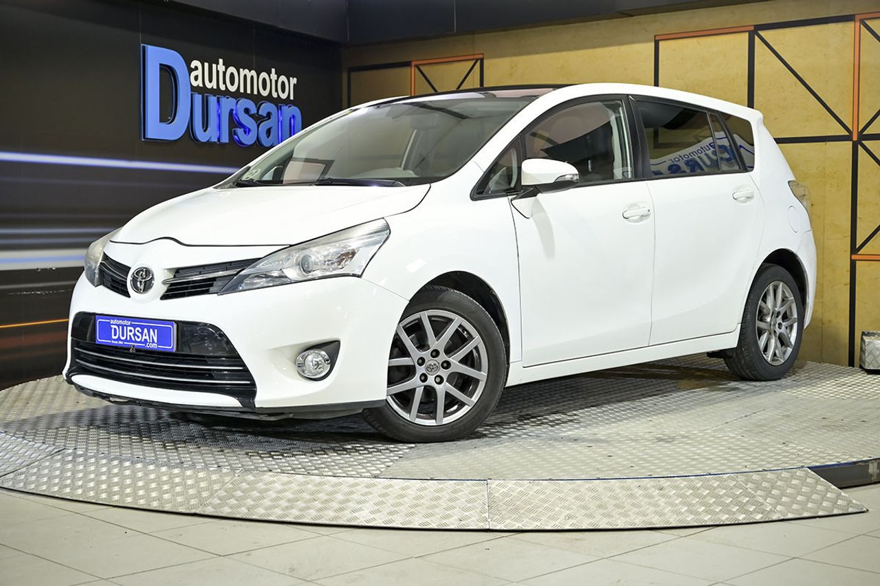 Foto toyota verso 2013 /