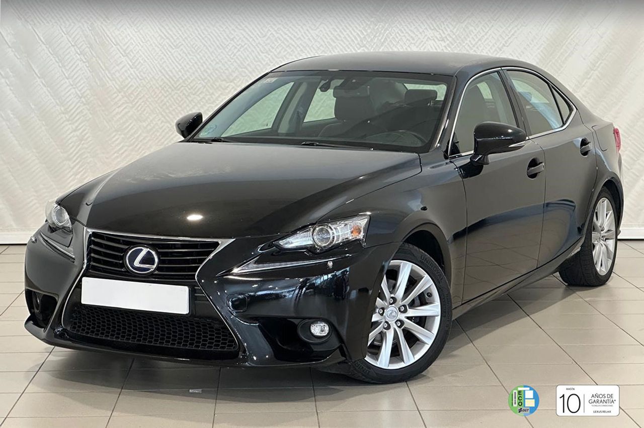 Foto lexus is 2016 /