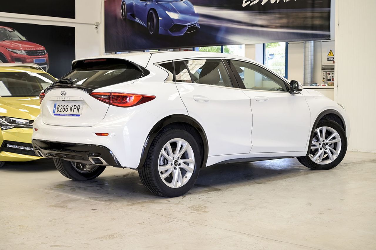 infiniti q30 2018 / foto grande (3)