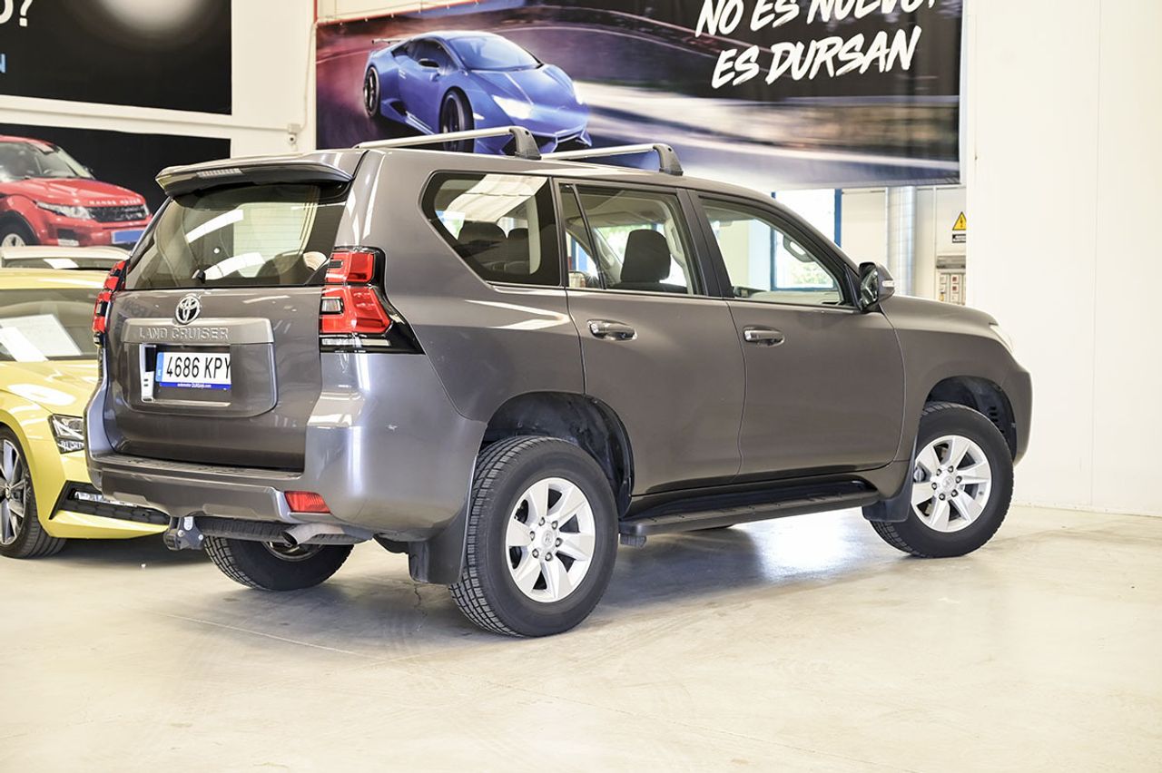 toyota land cruiser 2018 / foto grande (3)