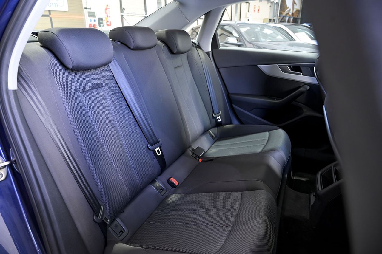 Audi A4 Advanced 30 TDI 100kW 136CV S tronic - foto 17