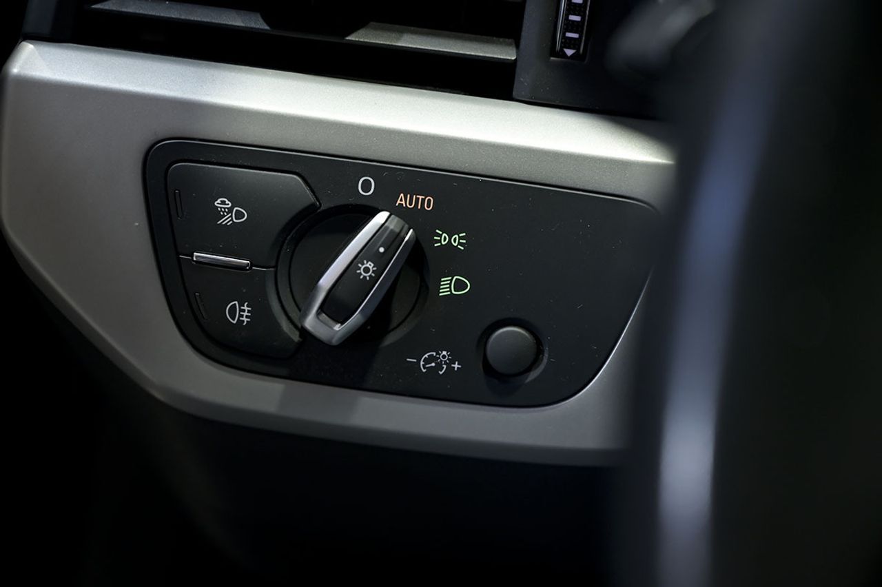 Audi A4 Advanced 30 TDI 100kW 136CV S tronic - foto 22