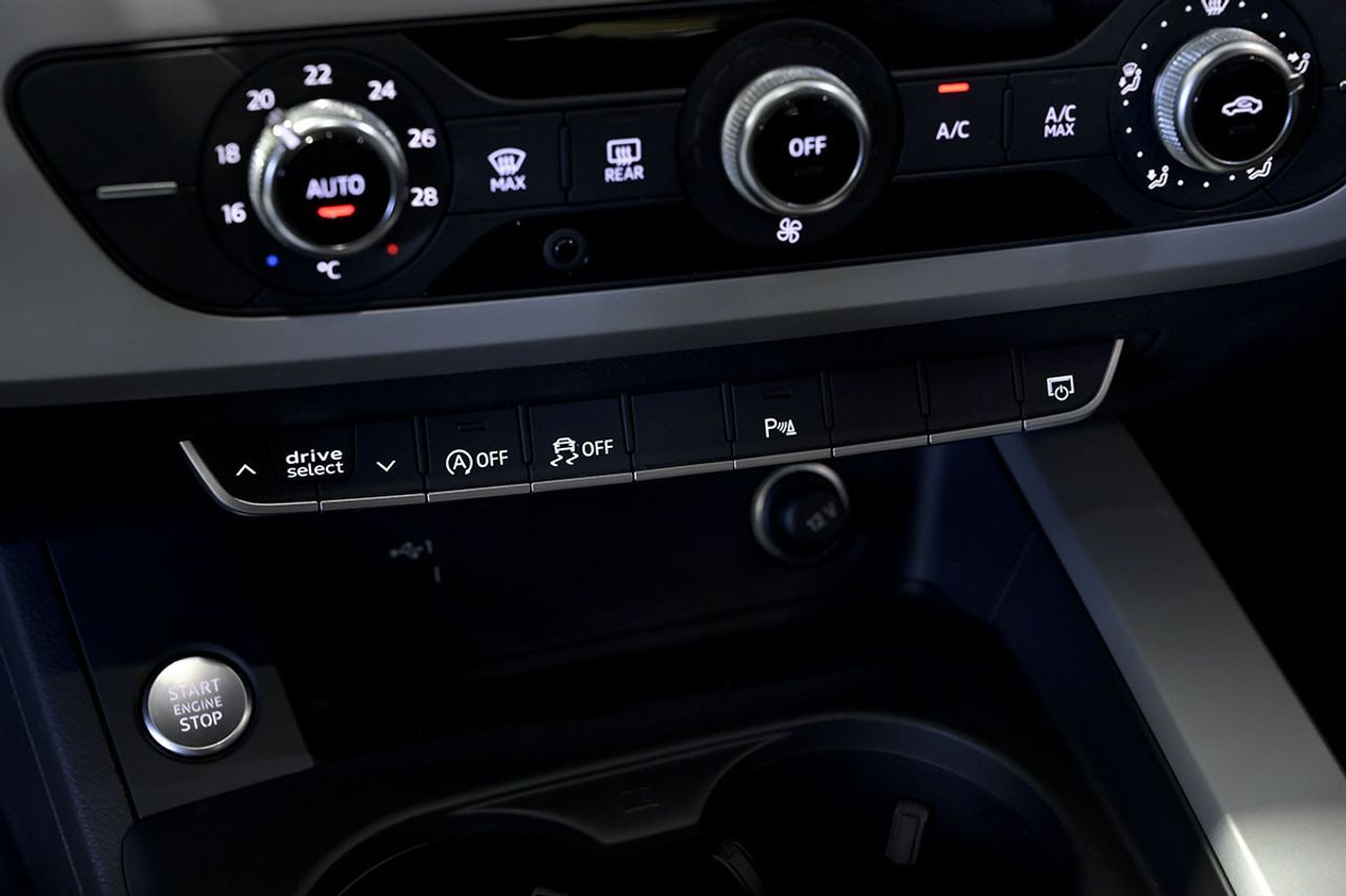 Audi A4 Advanced 30 TDI 100kW 136CV S tronic - foto 30