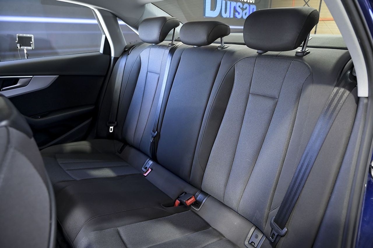 Audi A4 Advanced 30 TDI 100kW 136CV S tronic - foto 16