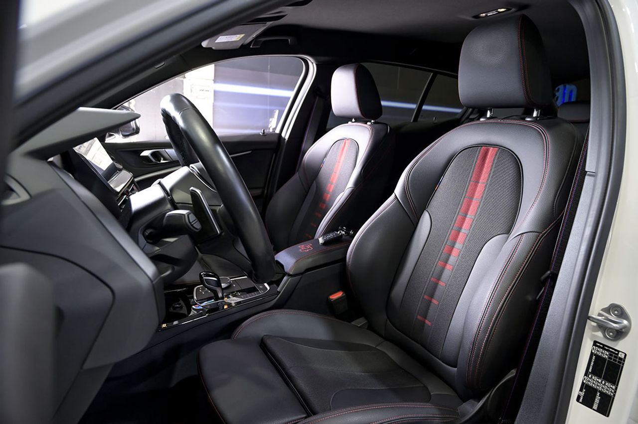 BMW Serie 1 128ti - foto 26