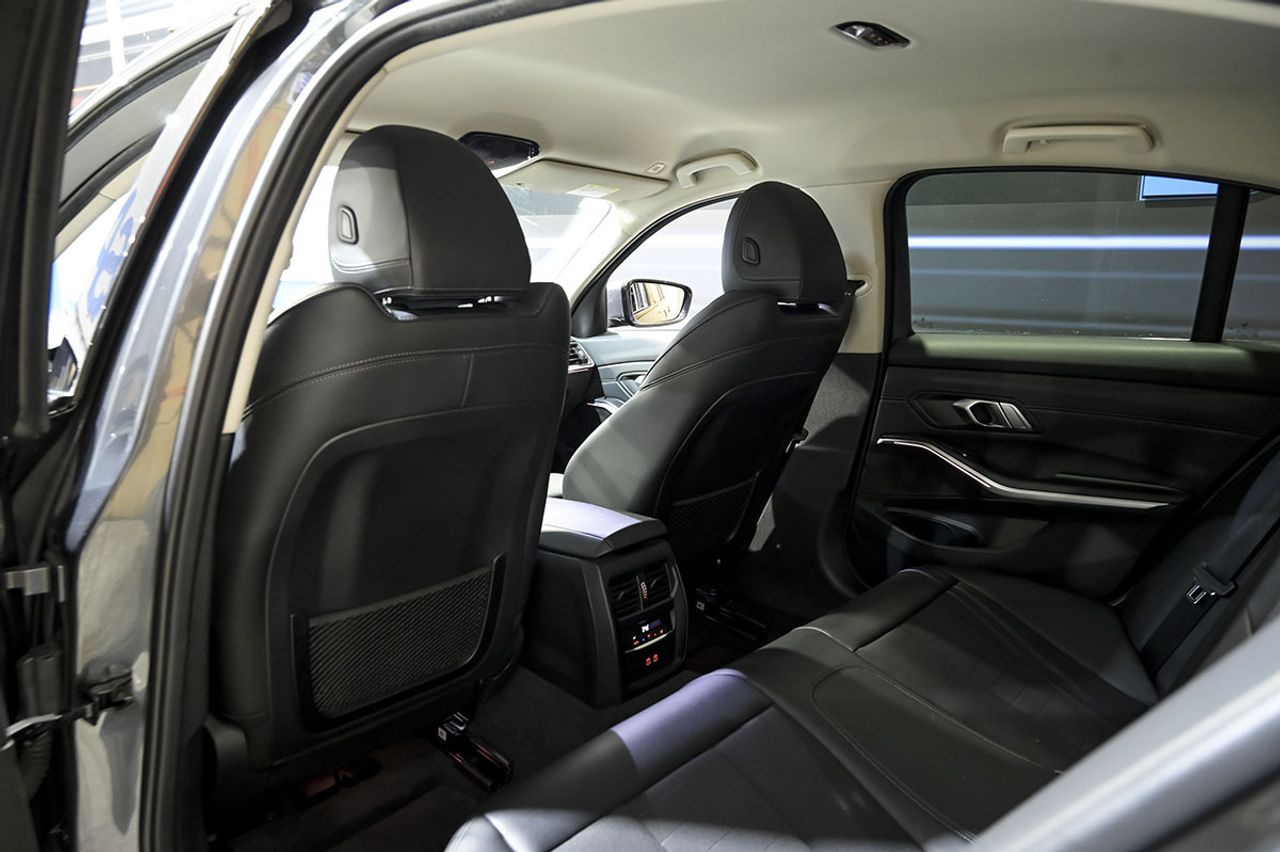 BMW Serie 3 320d Auto. - foto 14