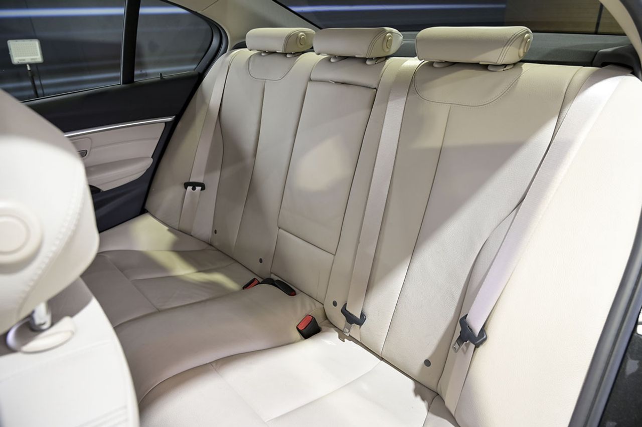 BMW Serie 3 330e - foto 18