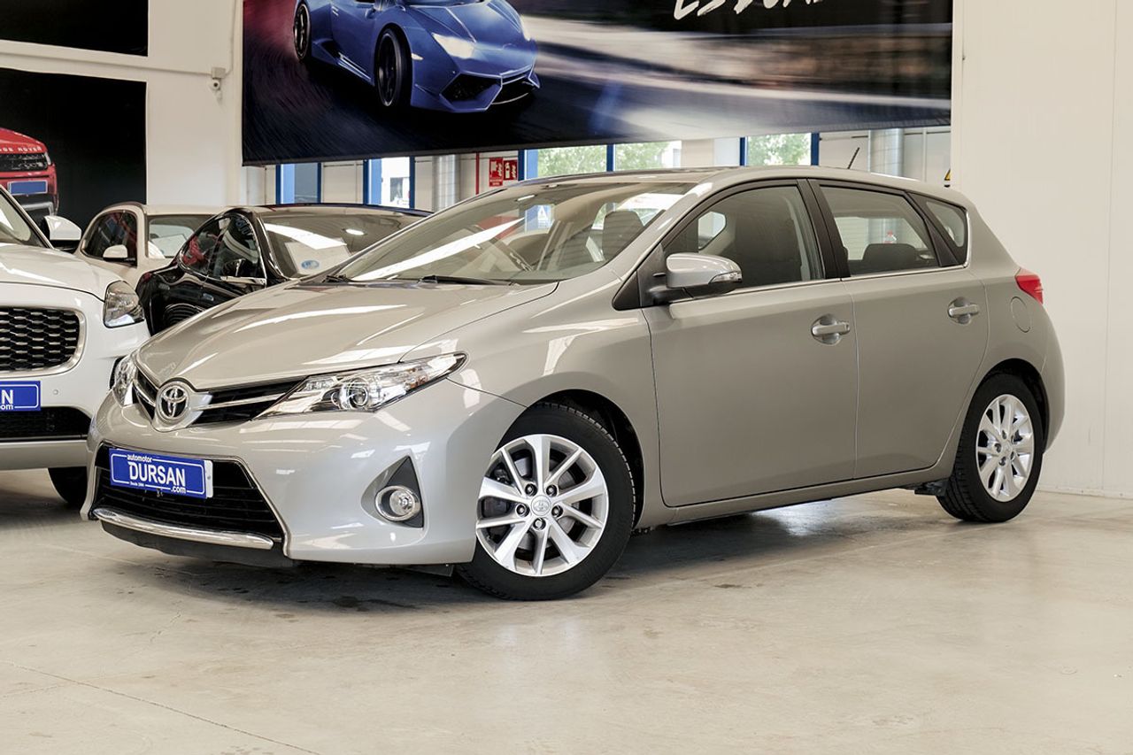 Foto toyota auris 2015 /