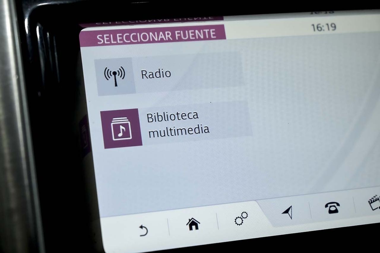 Land-Rover Discovery 2.0 I4 TD4 132kW 180CV HSE Auto - foto 43