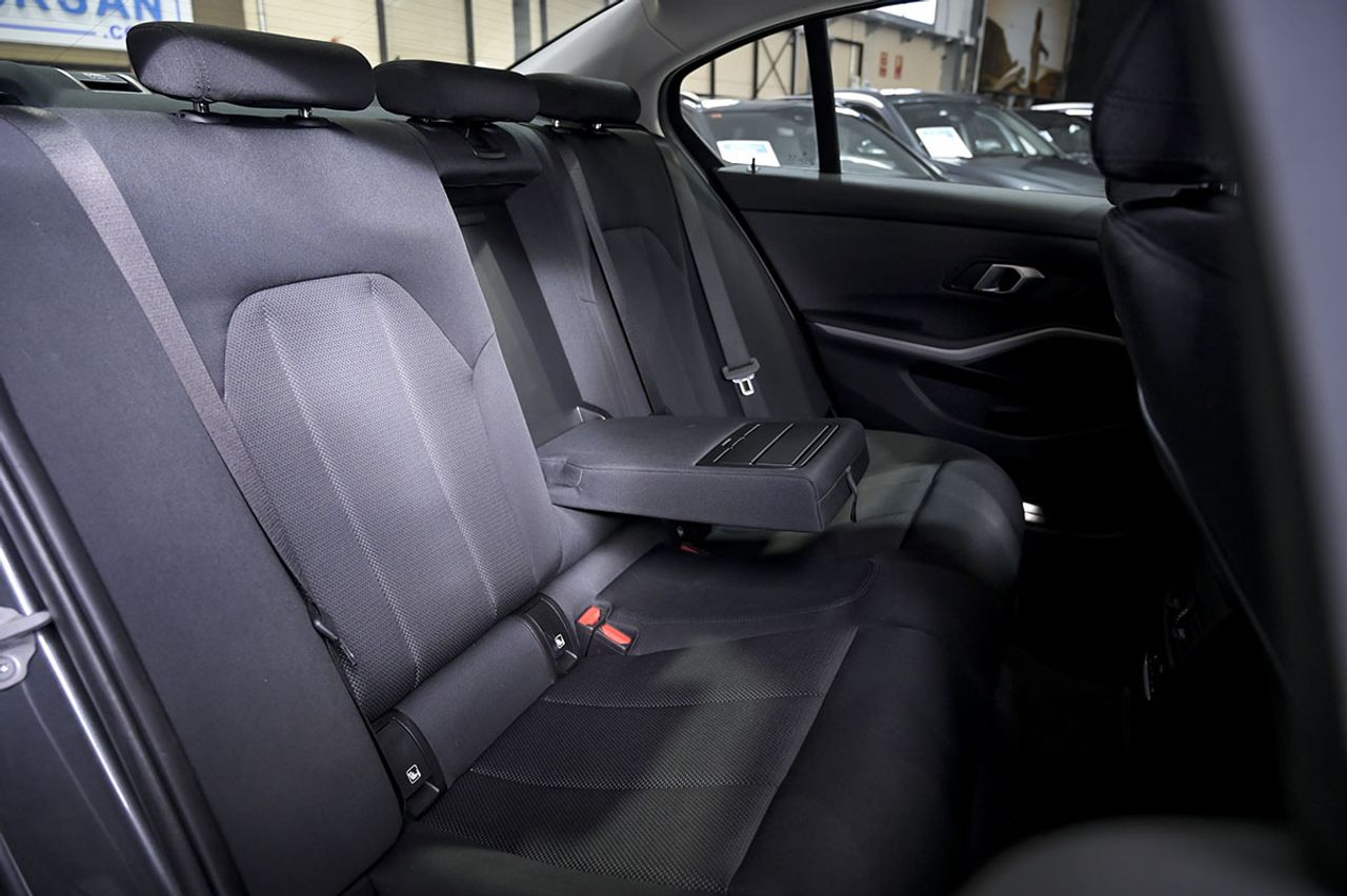 BMW Serie 3 320d Auto. - foto 31