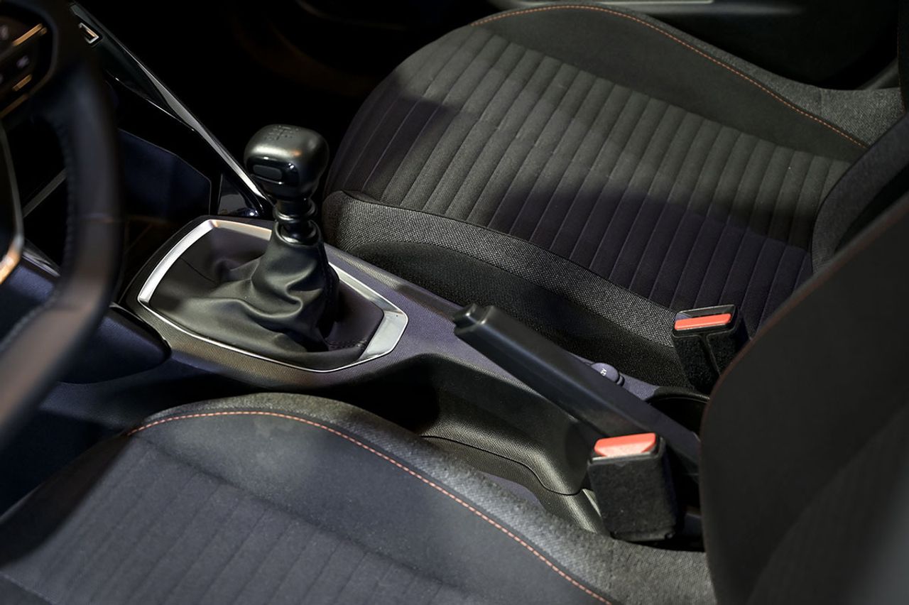 Peugeot 2008 Active BlueHDI 81kW 110CV - foto 31