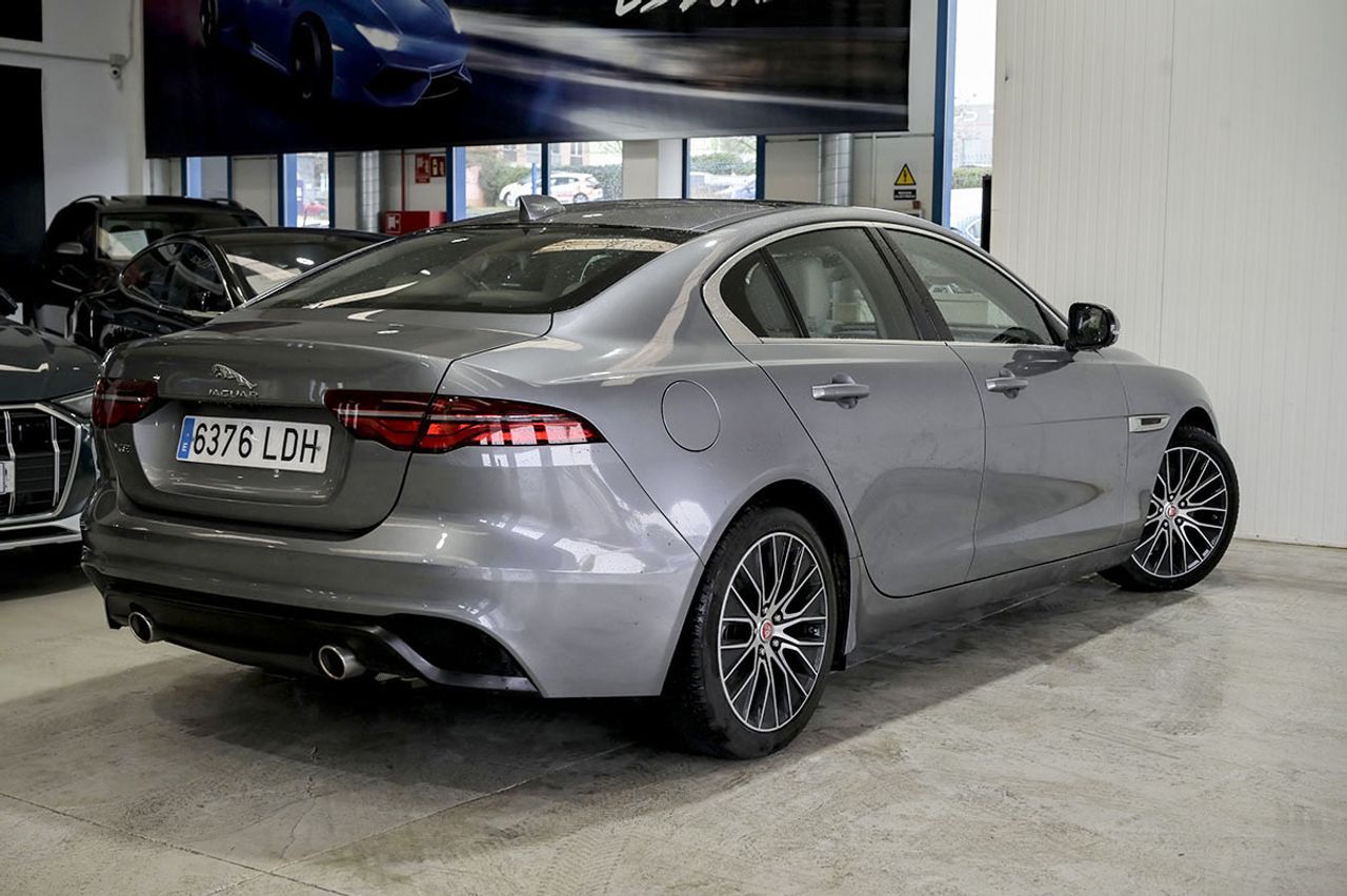 jaguar xe 2019 / foto grande (3)