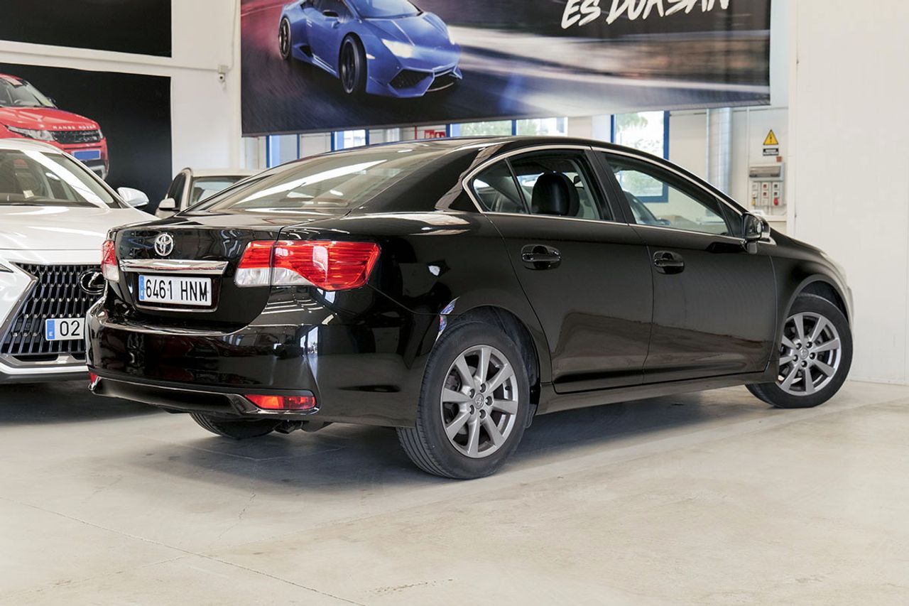 toyota avensis 2013 / foto grande (3)