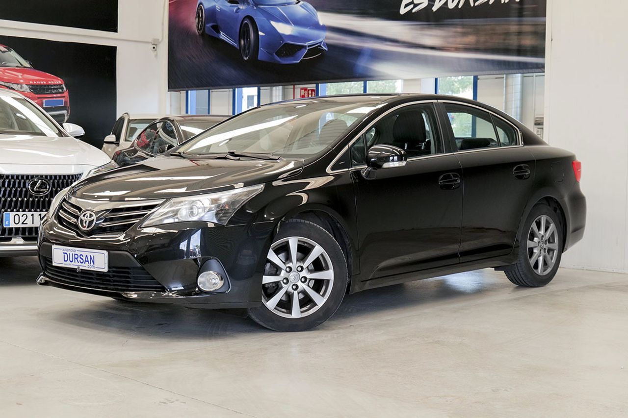 Foto toyota avensis 2013 /