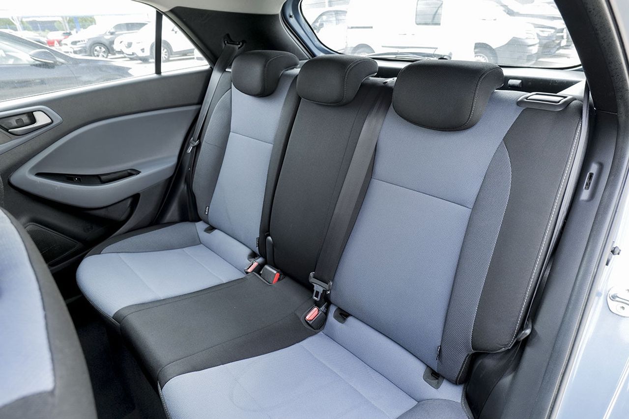 Hyundai i20 1.2 MPI Essence - foto 12