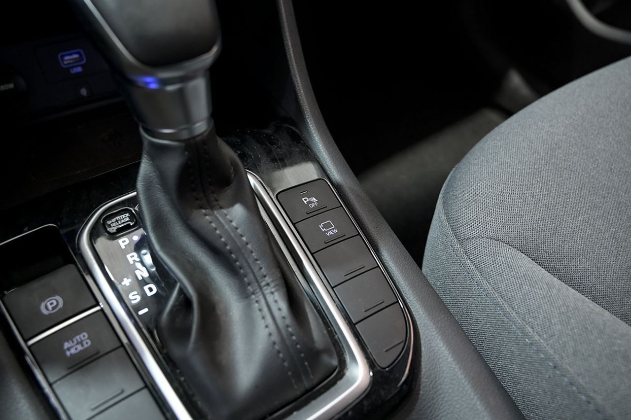 Hyundai IONIQ 1.6 GDI HEV Tecno DCT - foto 27