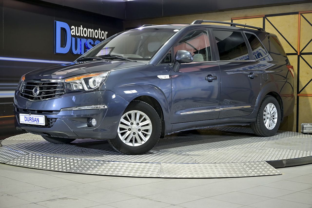 Material limpieza polideportivos  de segunda mano - ssangyong rodius 2017 /