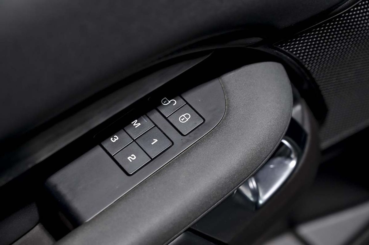 Land-Rover Discovery 2.0 I4 TD4 132kW 180CV HSE Auto - foto 25