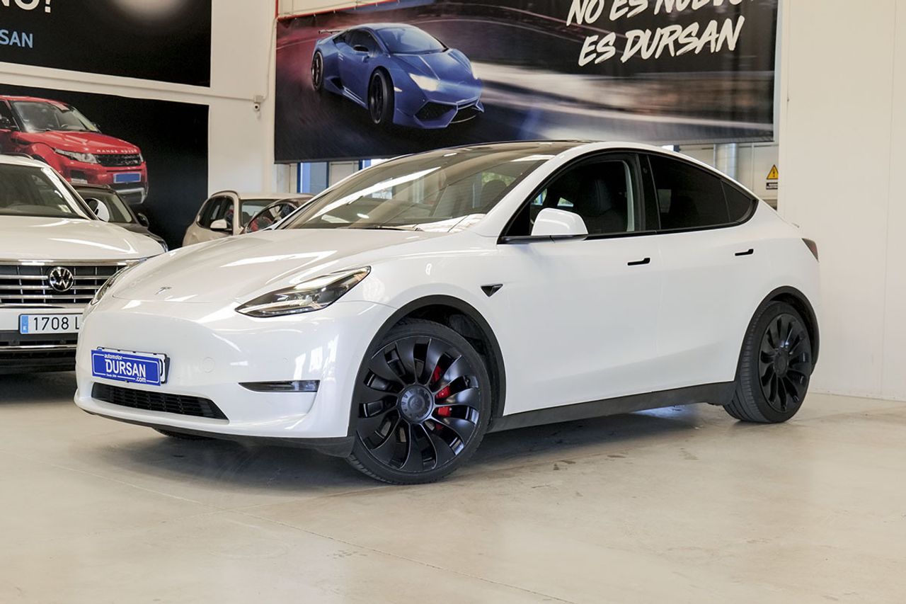 tesla model y 2022 /