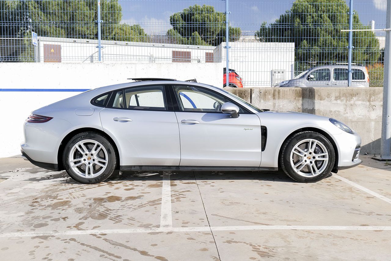 Porsche Panamera 4 EHybrid - foto 15