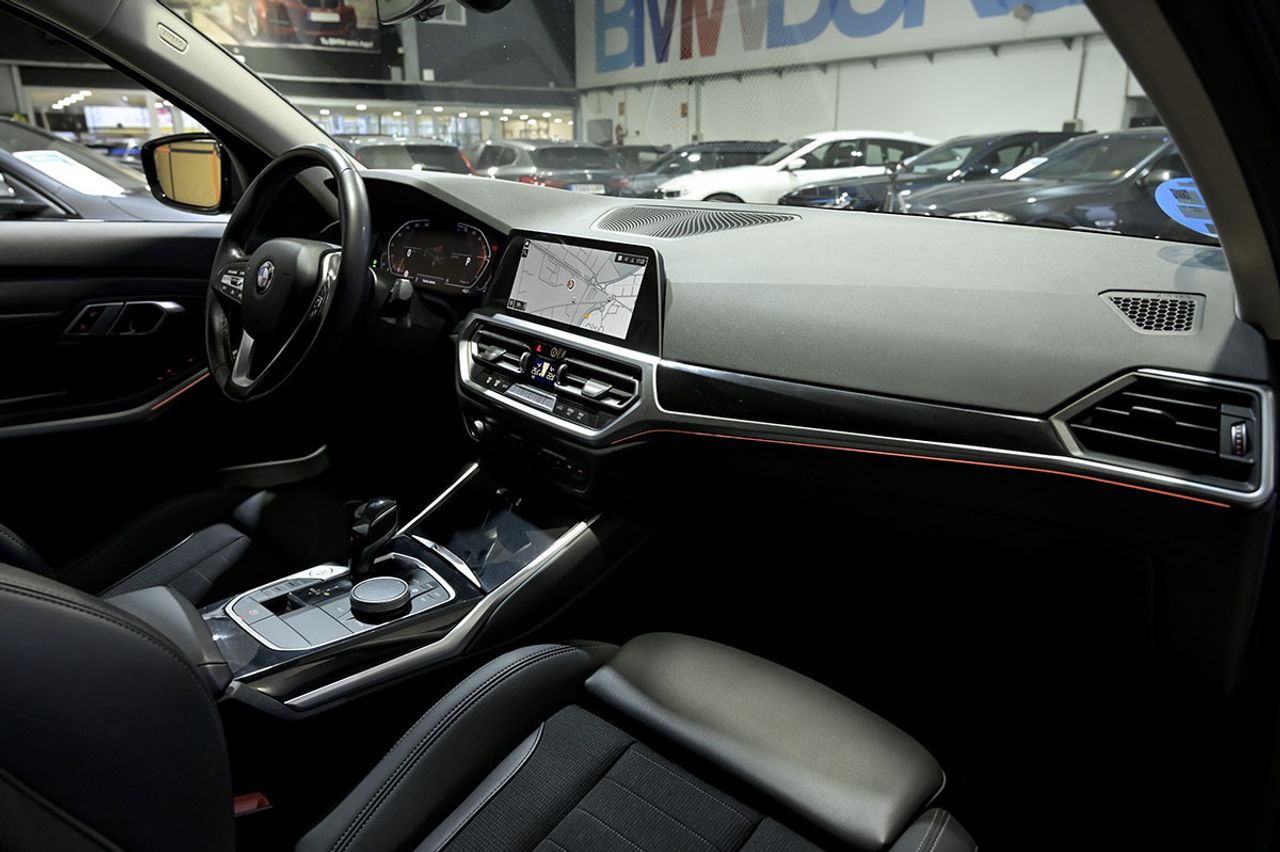 BMW Serie 3 320d Auto. - foto 38