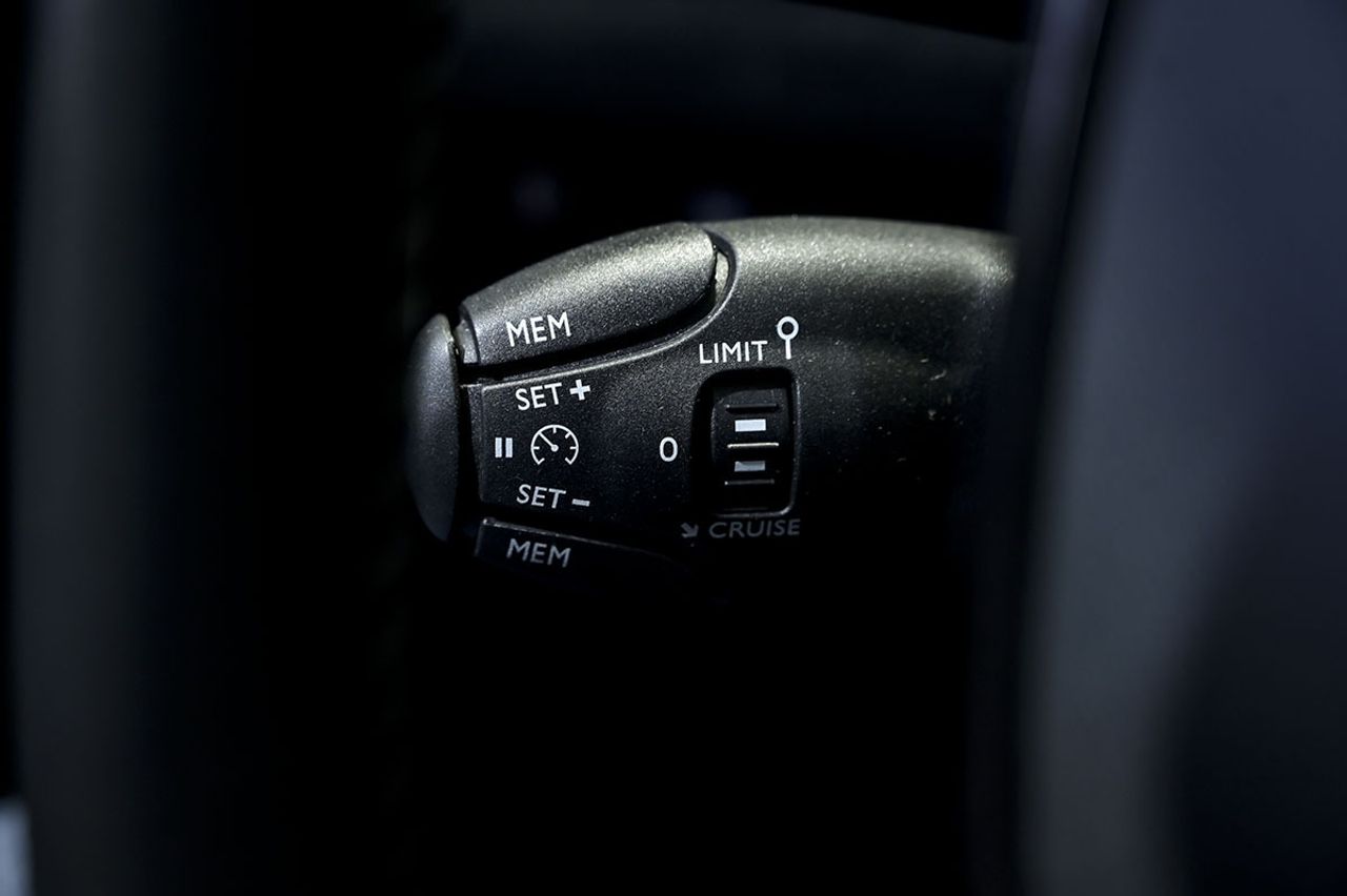 Peugeot 2008 Active BlueHDI 81kW 110CV - foto 24