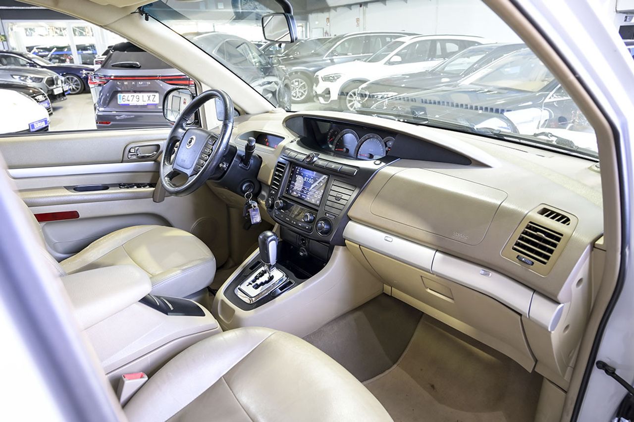 SsangYong Rodius 270Xdi Limited - foto 33