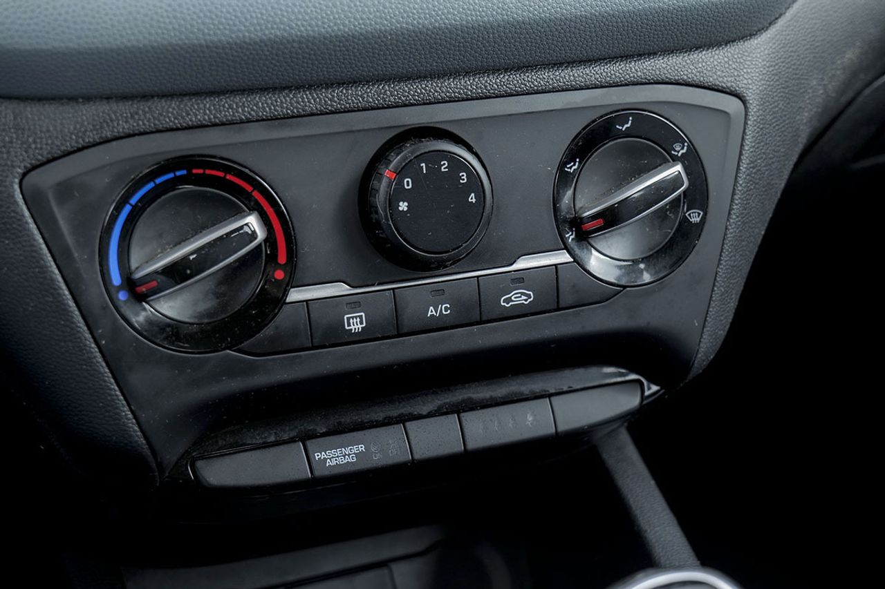 Hyundai i20 1.2 MPI Essence - foto 24