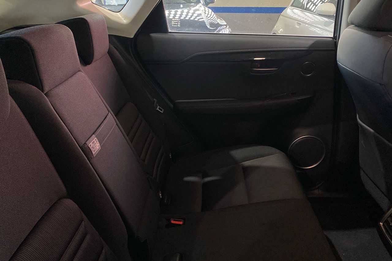 Lexus NX 2.5 300h Business Navigation 2WD - foto 13