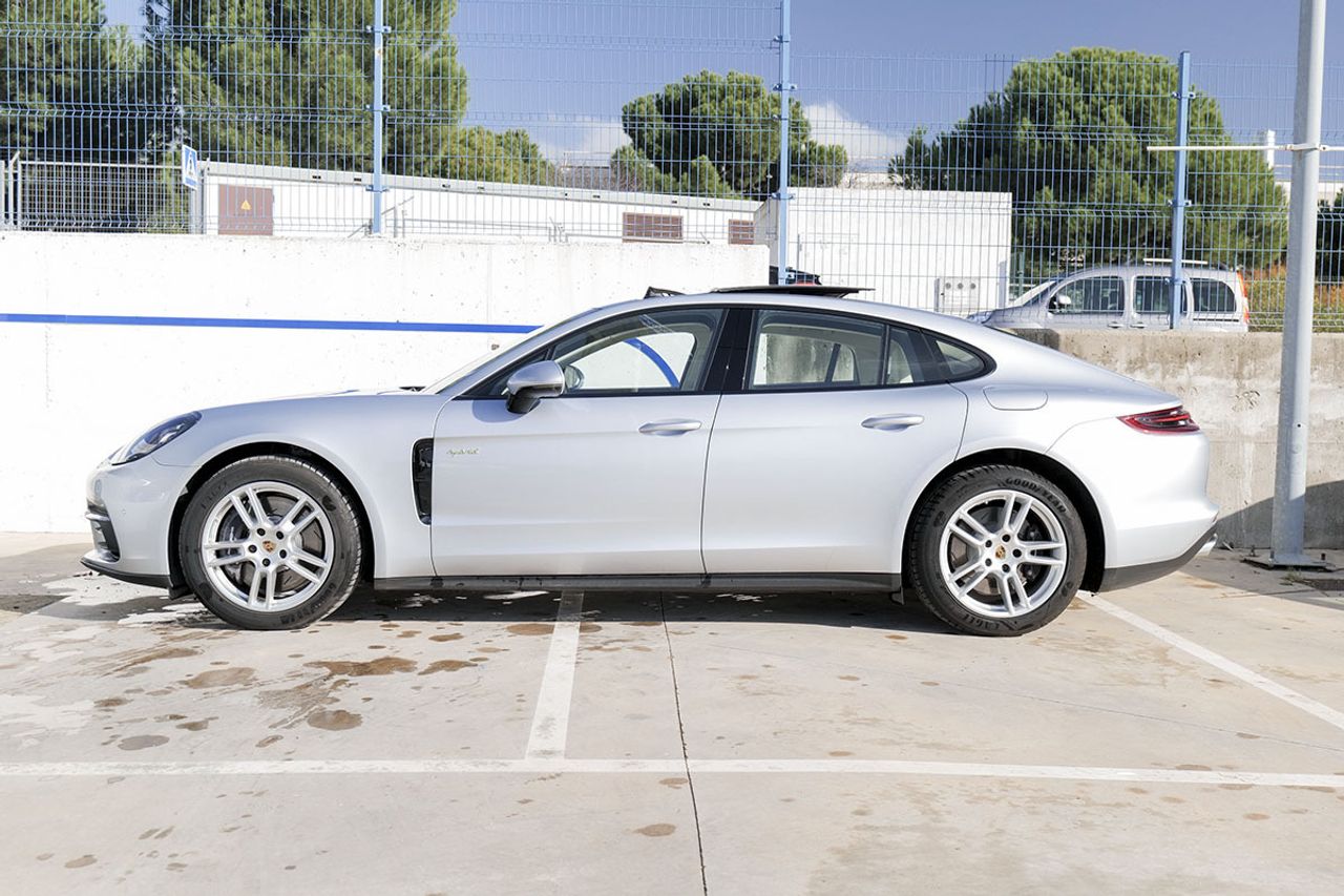 Porsche Panamera 4 EHybrid - foto 14